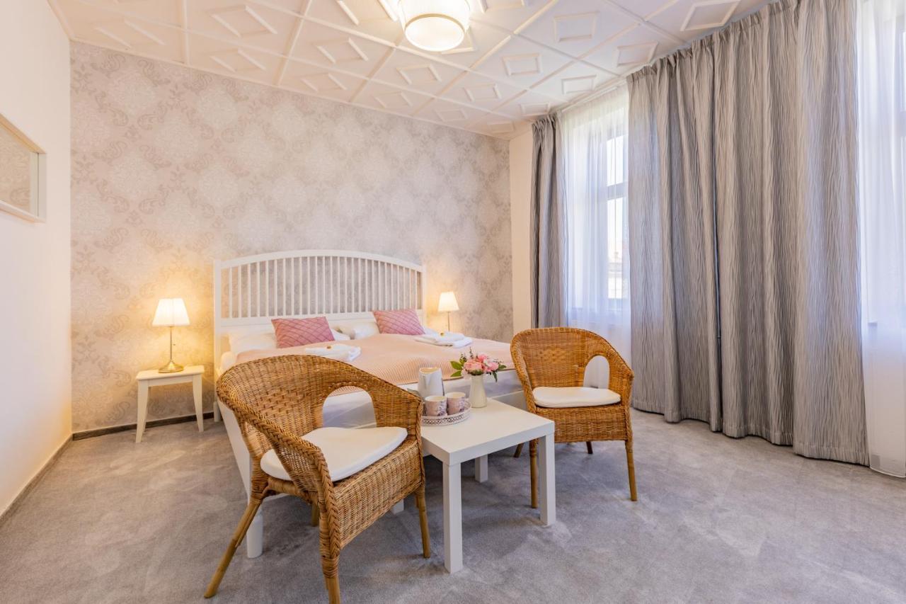 Amadeus Hotel